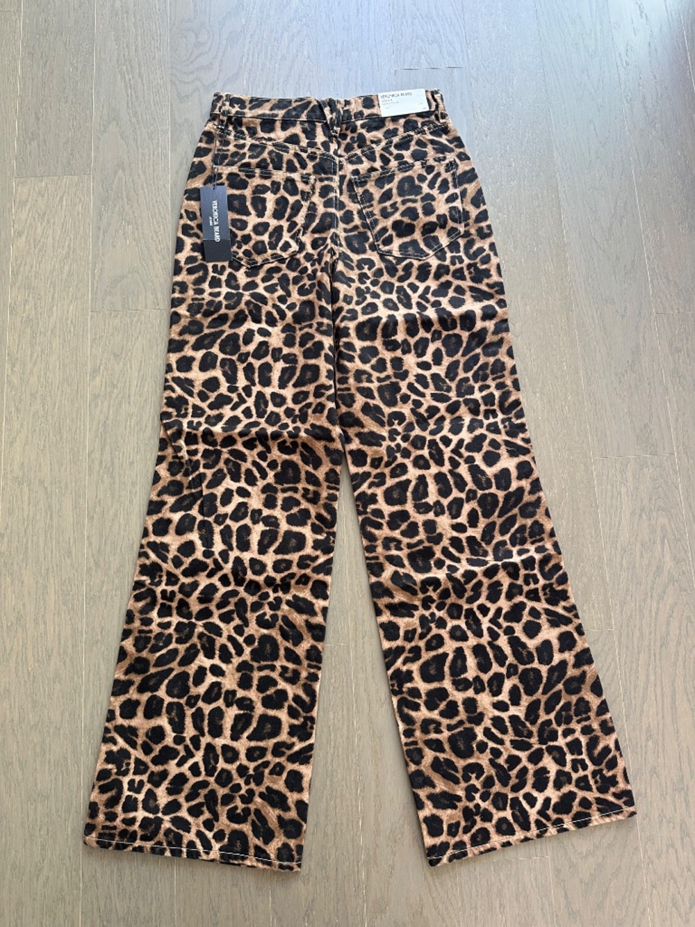 Veronica Beard TAYLOR washed leopard wide leg jeans - with tags - size 28 - Picture 3 of 9
